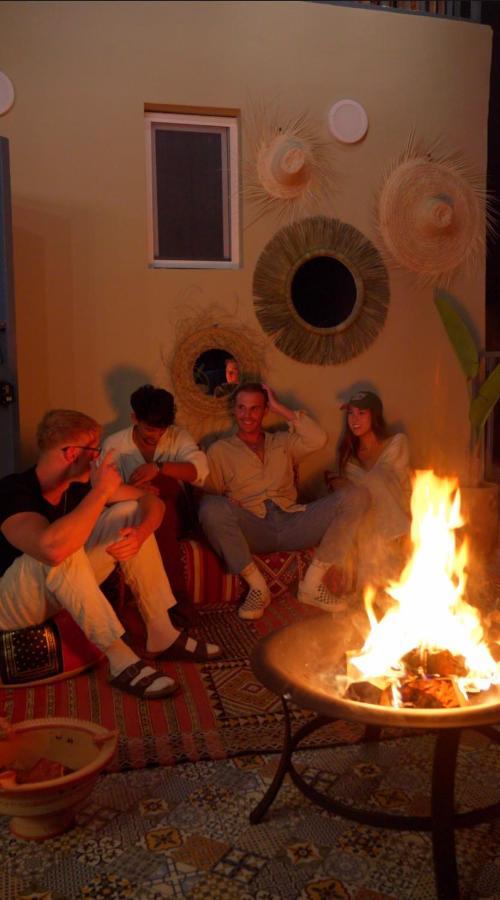 Playa Del Sol Surf House Hostel Tamraght Exterior foto