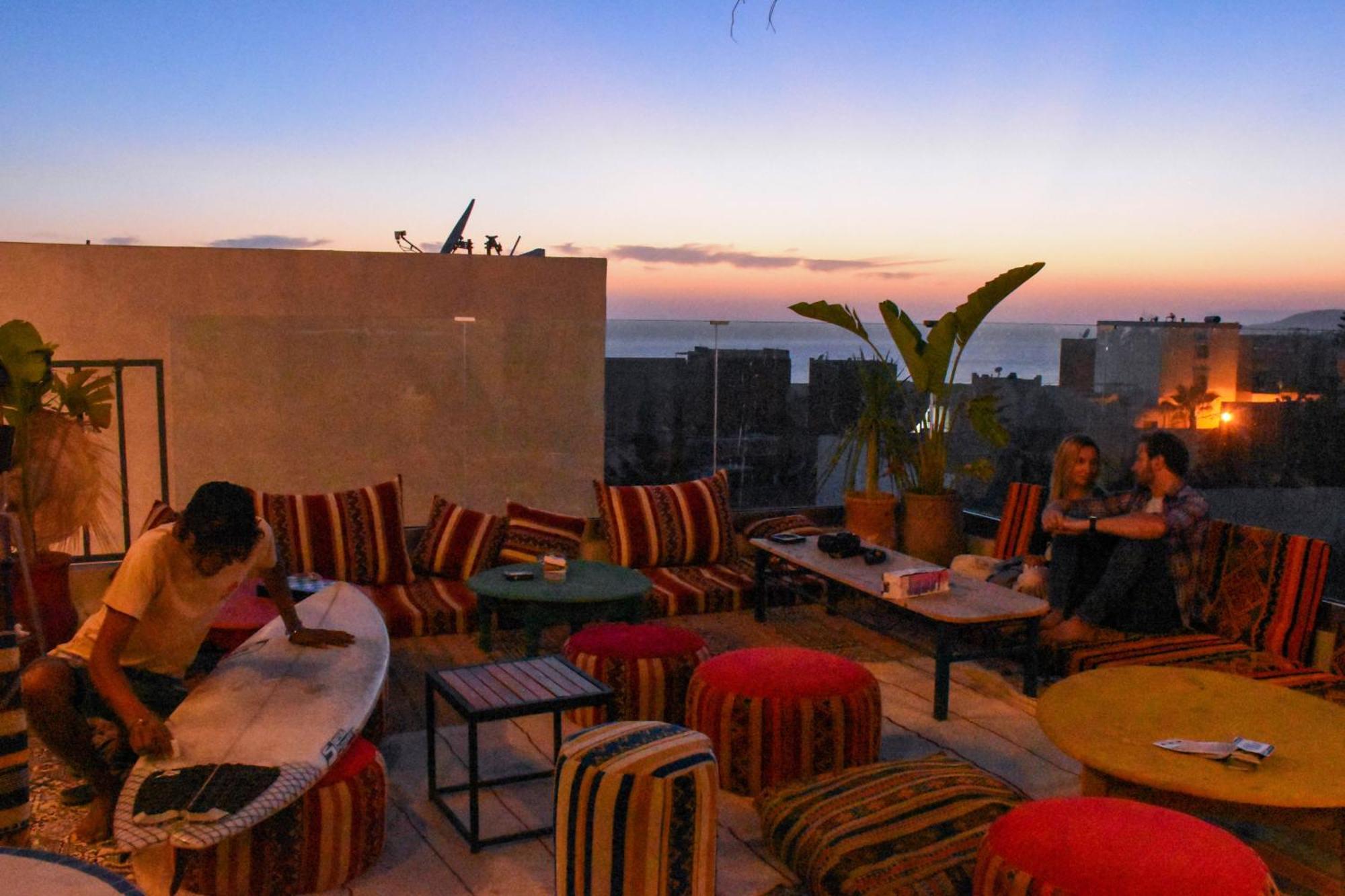 Playa Del Sol Surf House Hostel Tamraght Exterior foto