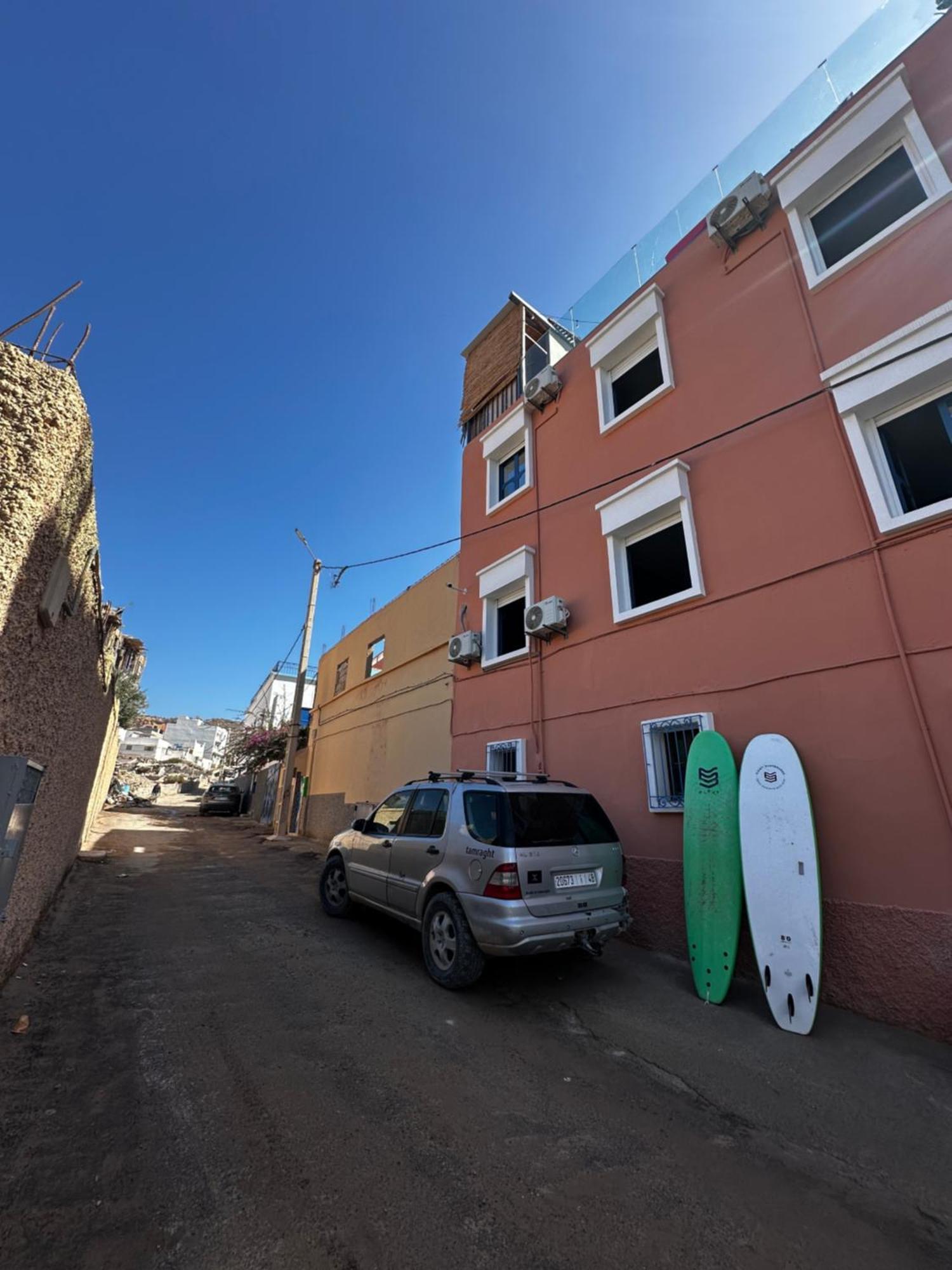 Playa Del Sol Surf House Hostel Tamraght Exterior foto